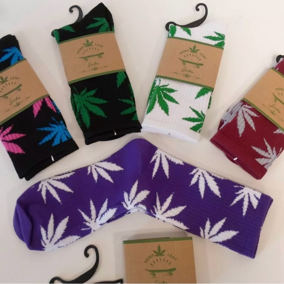 Two Pair of Pot Leaf Crew Length Pot Leaf Socks Brand New!! - Picture 6 of 13